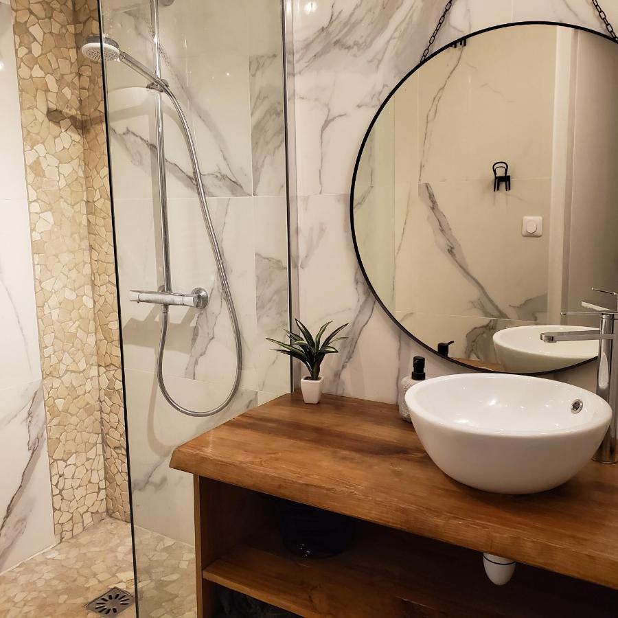 شقة Joli T4 Renove Climatise Entre St Charles/Le Vieux-Port مارسيليا المظهر الخارجي الصورة